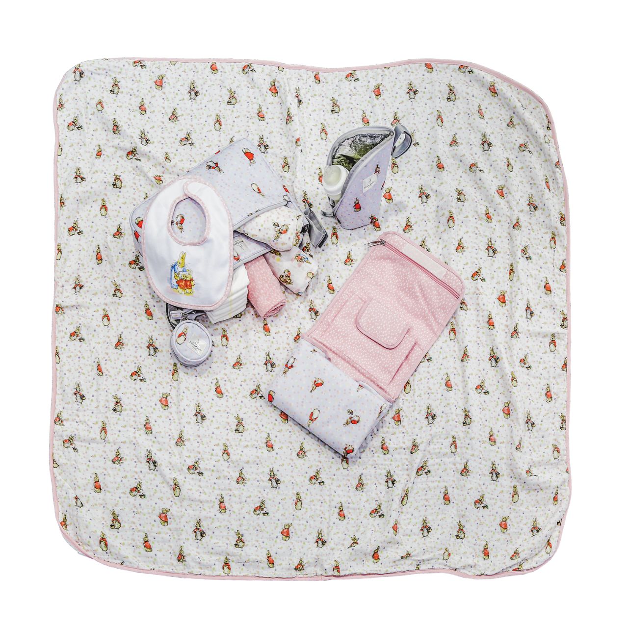 This is the dreamiest Flopsy blanket you ever did see. Made from layers of luxurious 100% cotton, giving your little one that extra layer of comfort and warmth in their crib or pram. Presented on a branded gift box.