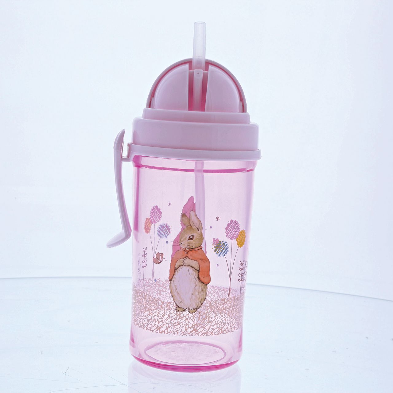 This handy Flopsy Water Bottle is great for on the go or school. With a small handle for easy holding and a pop-up straw it is ideal for school lunch boxes, picnics or daytrips with the family.