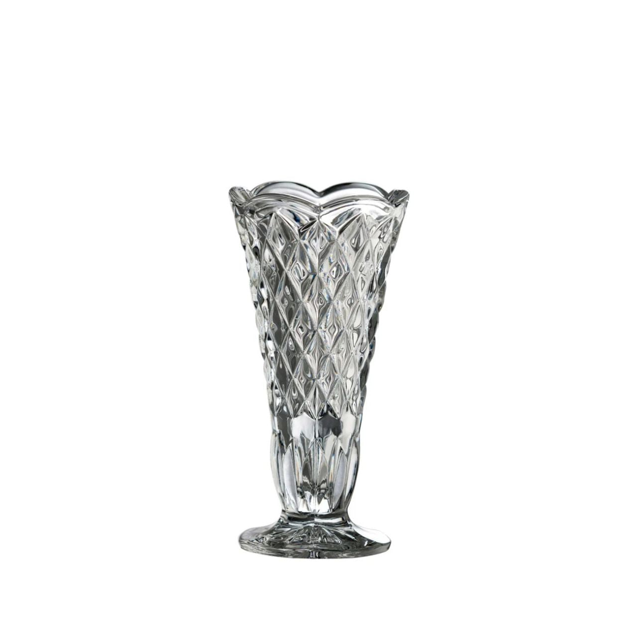 This traditional collection is inspired by the medieval “Ashford Castle” located on the Mayo-Galway border. This finely cut collection is linked very closely with medieval times and inspired by the scenery in Ashford.