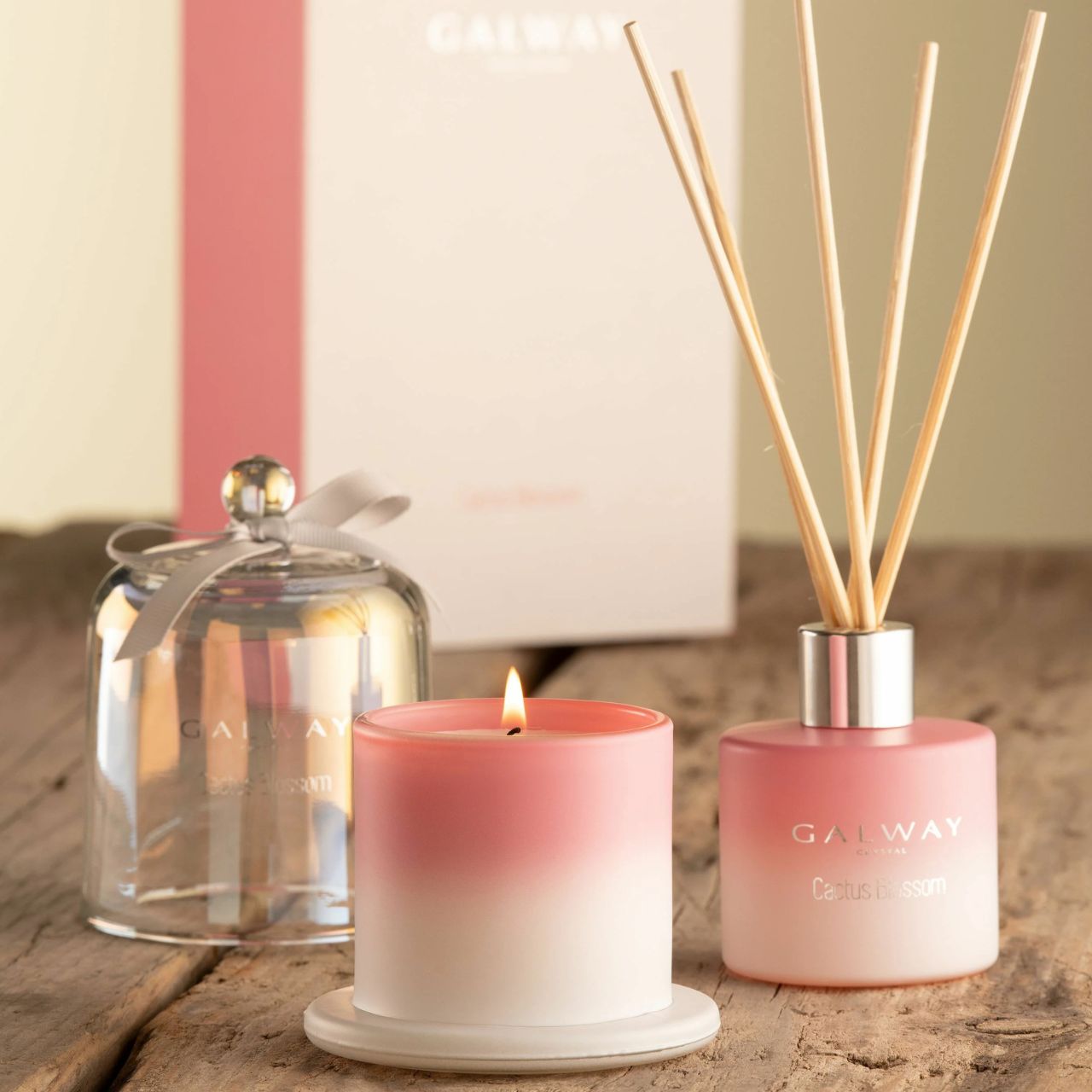 Transport yourself to a special place with the perfect fragrance for your home. Our Cactus blossom scent will transform any room and certainly set the right mood. The Fresh cucumber &amp; green accord are combined with graceful white floral notes of lily of the valley and jasmine