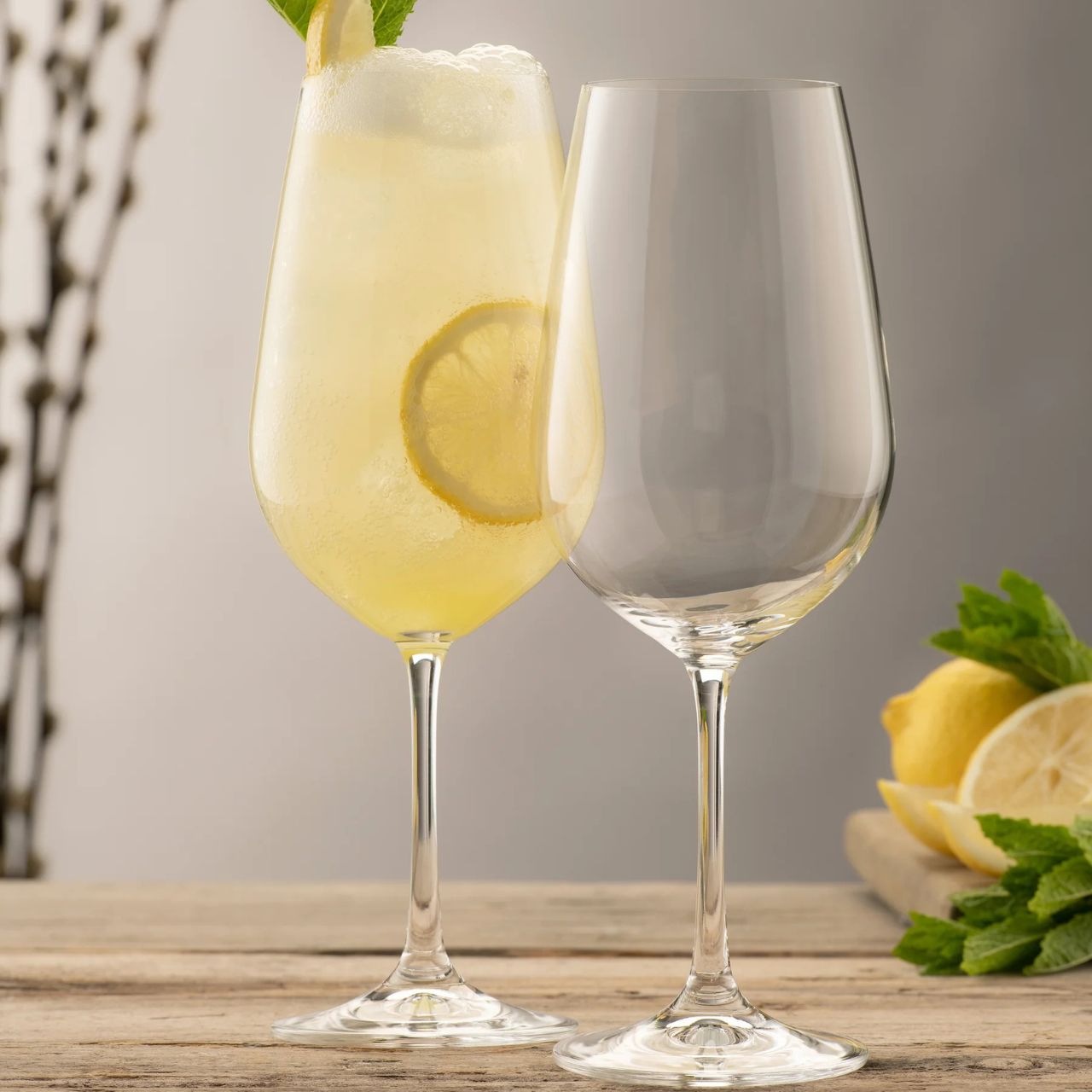 Our New Elegance Spritz glass is crafted with precision and attention to detail, our Spritz Glass not only enhances the aesthetics of your drink but also its aroma and taste. The wide bowl design allows for better aeration, while the gently tapered rim directs the cocktail's delightful bouquet directly to your nose, providing a full sensory experience.