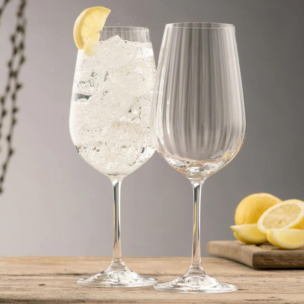 Our New Erne Spritz glass is crafted with precision and attention to detail, our Spritz Glass not only enhances the aesthetics of your drink but also its aroma and taste. The wide bowl design allows for better aeration, while the gently tapered rim directs the cocktail's delightful bouquet directly to your nose, providing a full sensory experience.