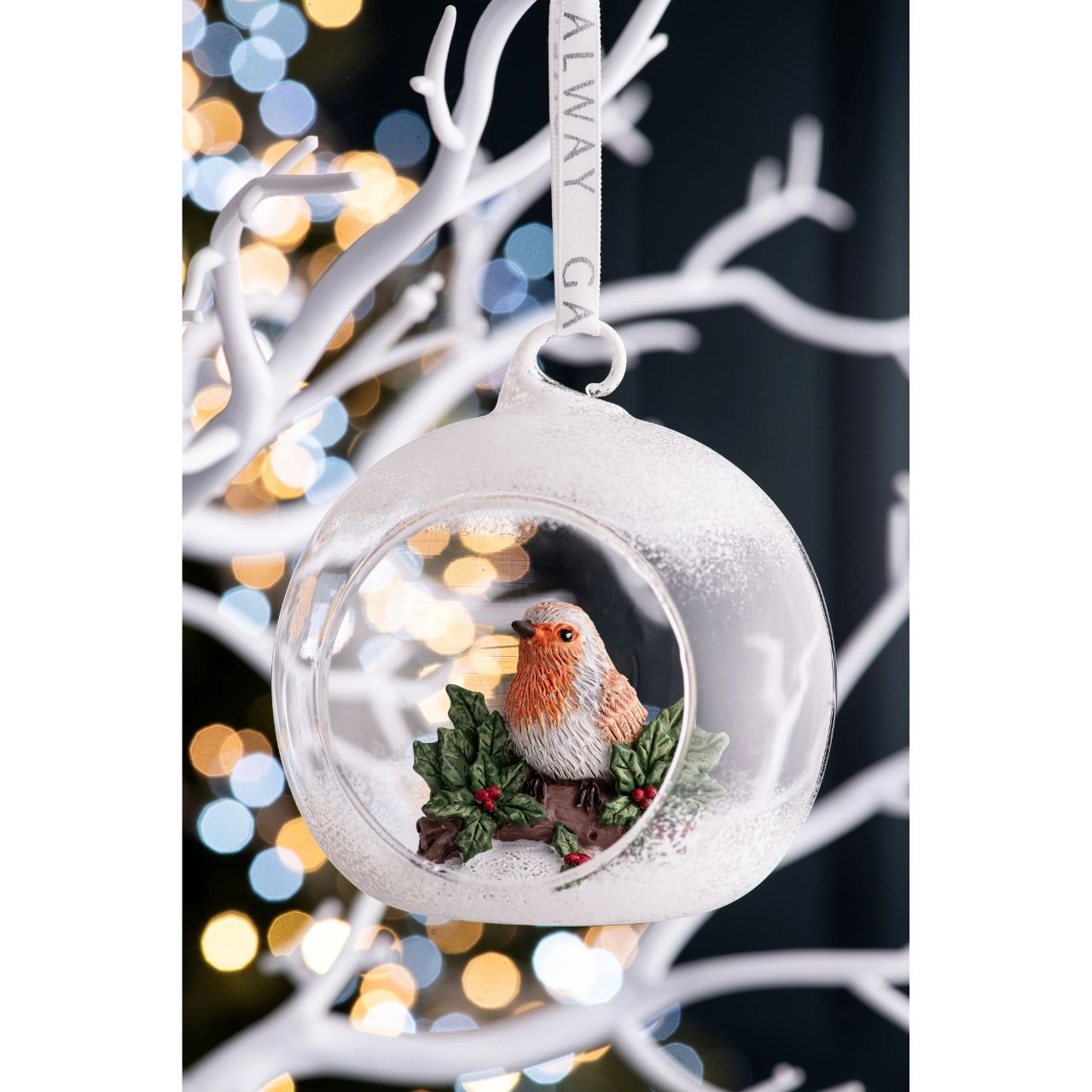 It's all in the detail... Take a peak at our Robin Hanging Crystal Bauble. This stunning bauble is sure to make your tree stand out from the rest.