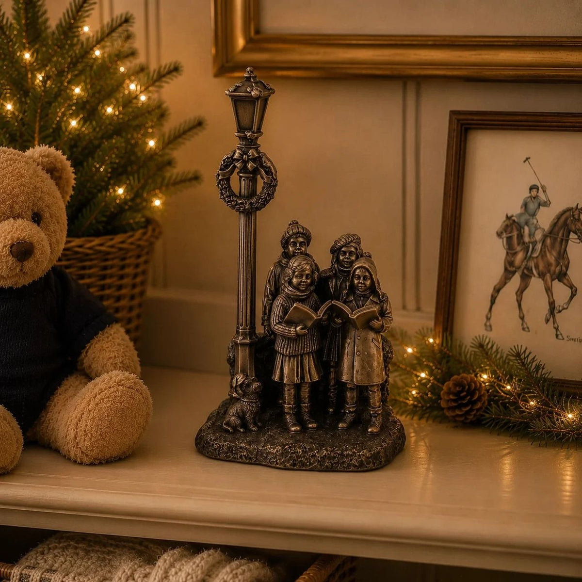 A stunning ornament that is sure to bring festive cheer to your home. A beautiful bronze coloured Christmas decoration, by Genesis Ireland. Depicting a group of carol singers spreading the joy of Christmas. Let the magic of Christmas fill your home with this gorgeous sculpture for many years to come.