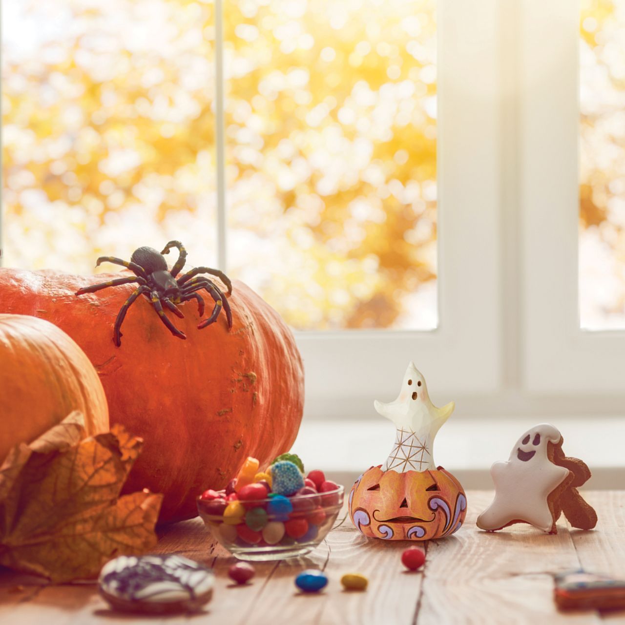 Heartwood Creek Halloween Pumpkin Mini Figurine  Handcrafted in breath-taking detail, this delightful Halloween Pumpkin Mini Figurine is beautifully decorated in Jim Shore's subtle combination of traditional quilt. Packaged in a branded gift box.
