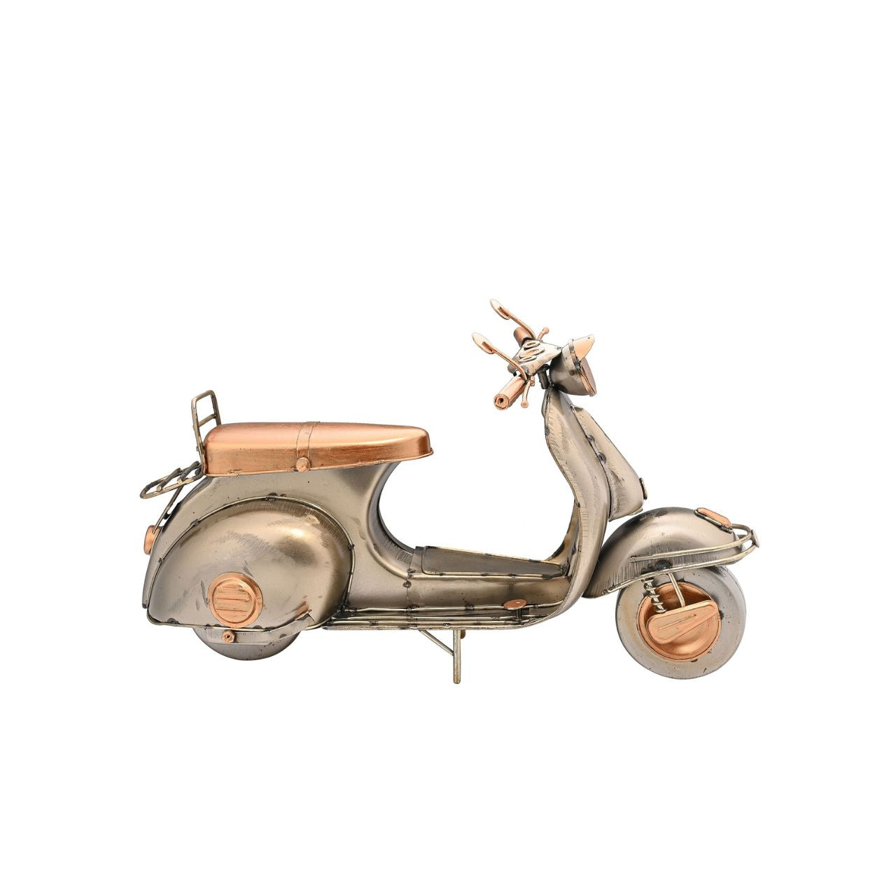Add a dash of retro charm to your décor with the Harvey Makin Ornament - Scooter. Crafted with attention to detail, this vintage-style scooter reflects an era of classic design and style.