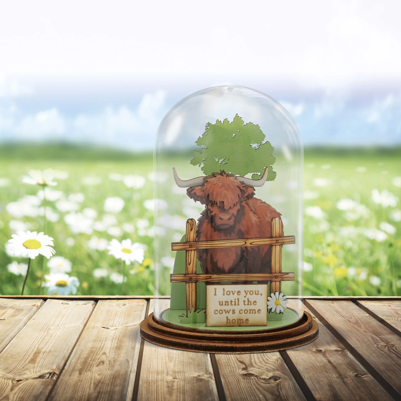 The decorative and eco-friendly kloche will make a stunning display in any home. Presented in a branded unique giftbox.