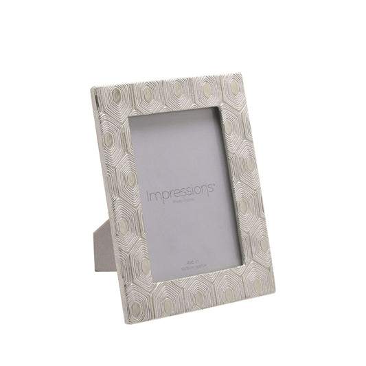 This attractive frame will enhance both the photographs within it and the room it sits within.