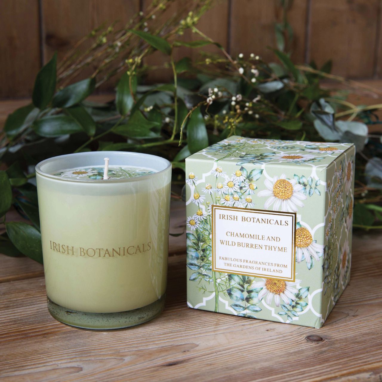 This gorgeous scent has all the relaxing elements that only chamomile can bring but paired with our punchy wild burden thyme it really makes for a gorgeous combination that is both refreshing and so uplifting. Packaged beautifully in Irish Botanicals signature gift box. Burn time 40 hours. 100% natural wax. Cotton Wick.