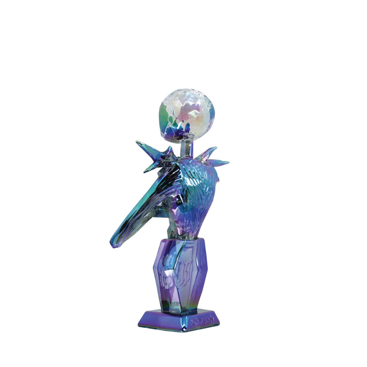 The pumpkin King has been immortalised in facet form in this stylish and elegant bust. Made with "gem cut" style acrylic, he is perfect for any fan of Nightmare Before Christmas. Comes in a fully branded window box.