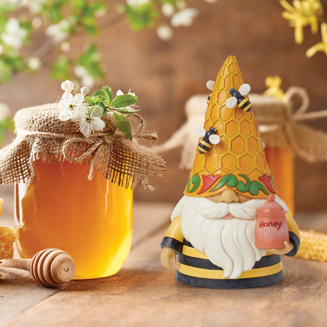 This cute Gnome is ready to cause a buzz in your collection. Inspired by natures hardest worker - the Hone Bee, it has been hand carved and painted. Comes in a fully branded gift box.&nbsp;