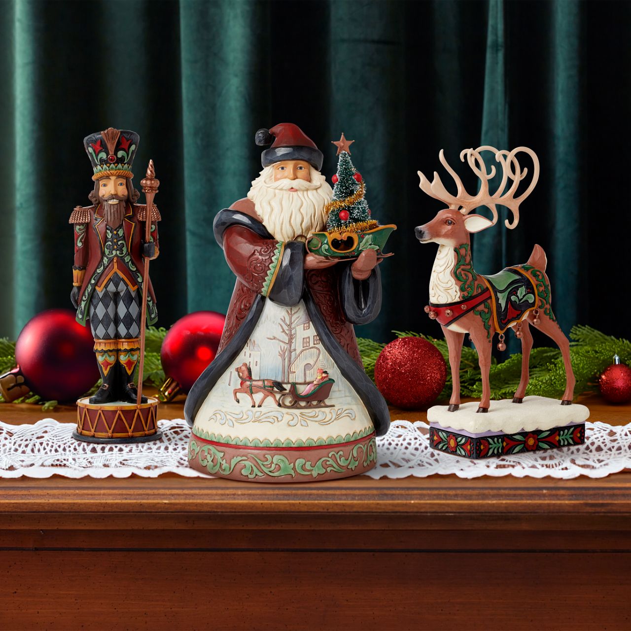 Hand crafted and hand painted, straight from the imagination of award-winning artist Jim Shore. Taking inspiration from traditional folk art, quilting designs, and iconic features like rosemaling, the mixture of colour, tones and glitter make each piece the perfect accessory for the best time of year - Christmas.