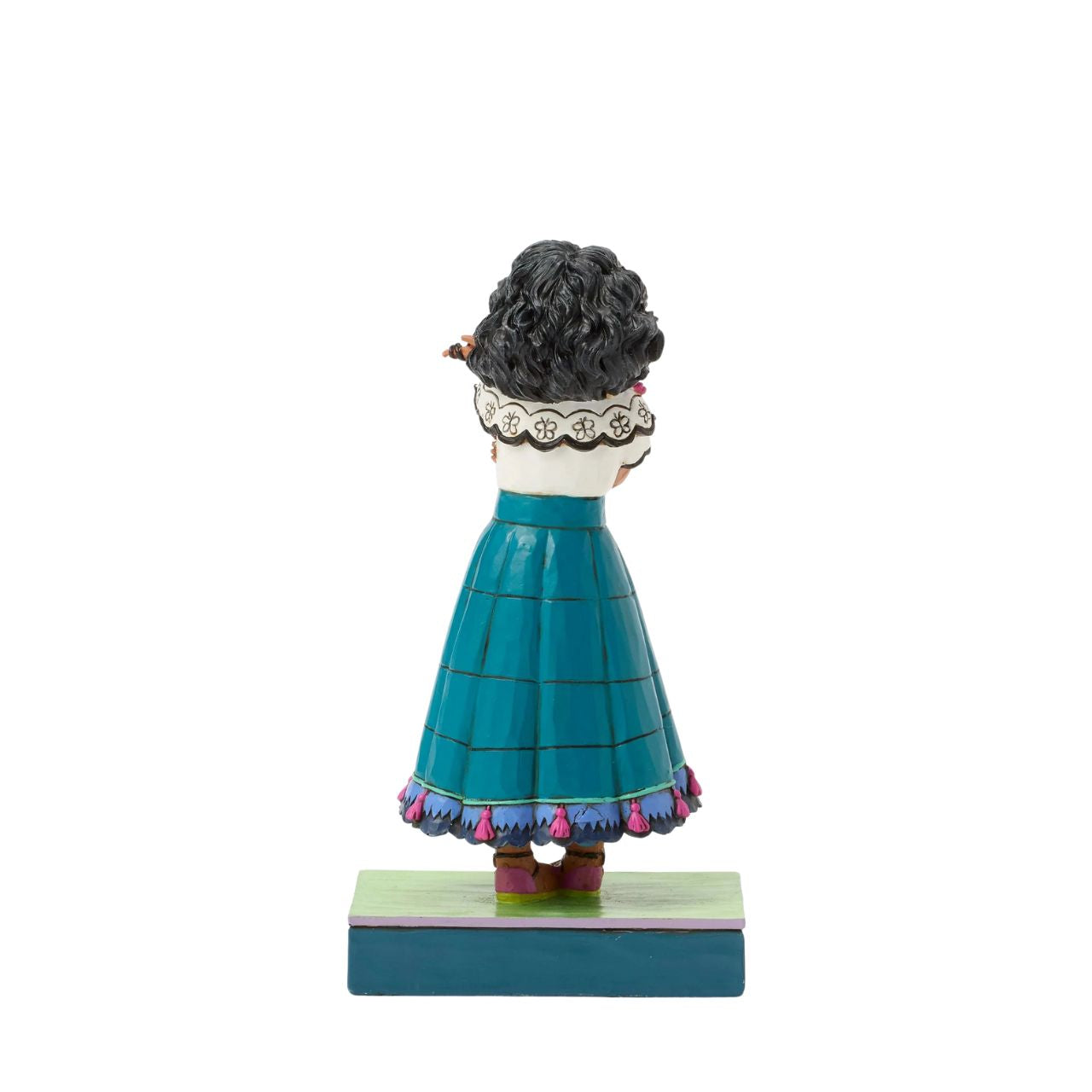 Mirabel's lovable spirit shines as she twirls one of her curls in this striking Jim Shore bust. She's finding herself and her magic alongside Jim Shore's enchanting colours and intricate patterns that capture her charm and growing confidence.