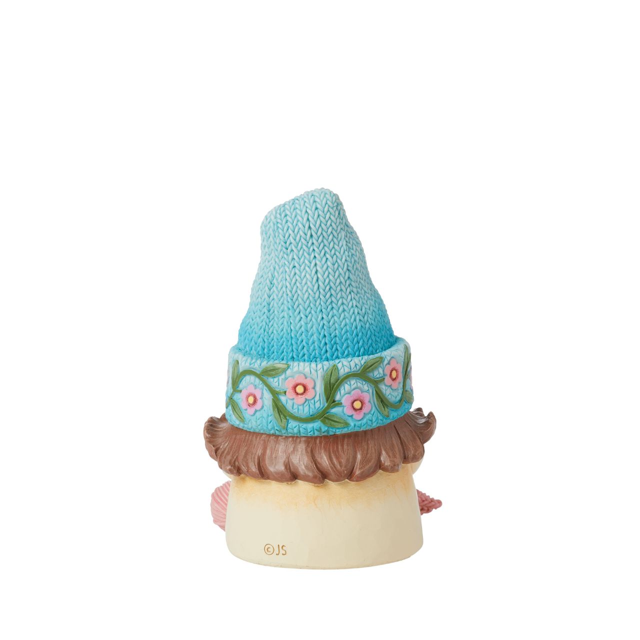 Knit one, pearl one with this crafty Gnome. Taking time to enjoy a relaxing hobby, this Gnome is perfect for those of us who love to make something with our own hands. Hand carved and painted, she comes in a fully branded gift box.