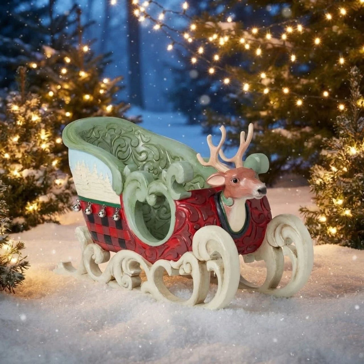 Hand crafted and hand painted, straight from the imagination of award-winning artist Jim Shore. Taking inspiration from traditional folk art, quilting designs, and iconic features like rosemaling, the mixture of colour, tones and glitter make each piece the perfect accessory for the best time of year - Christmas.