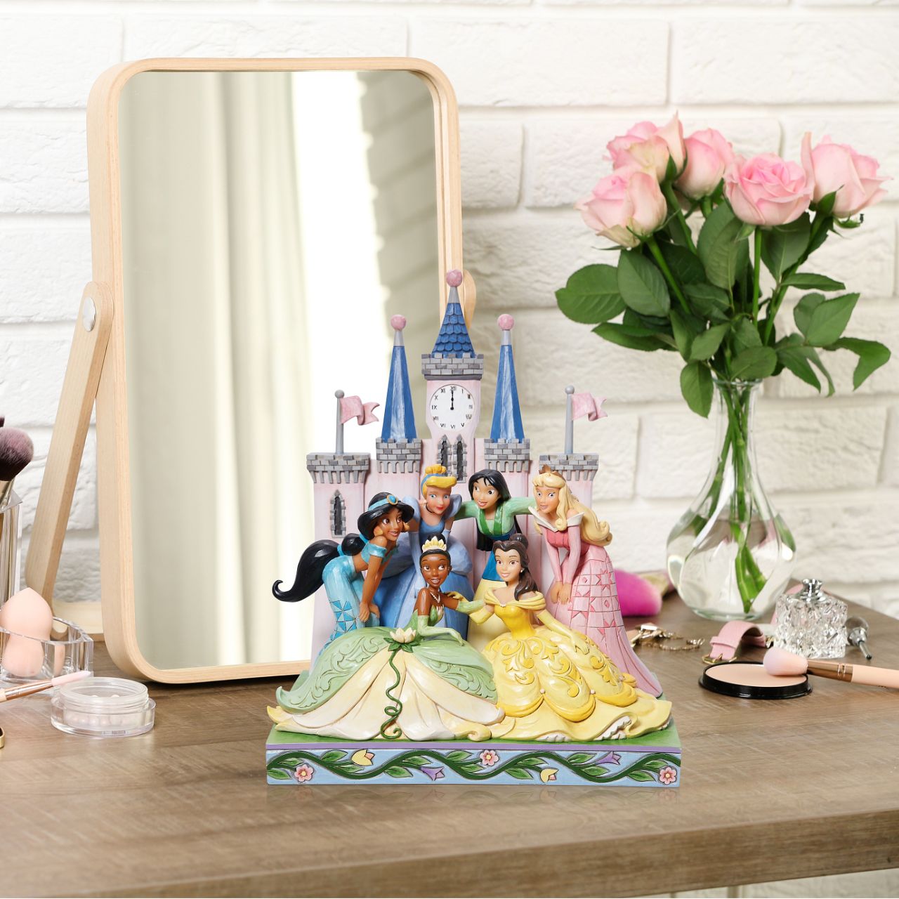 Featuring beloved Disney Princesses such as Jasmine, Belle, Tiana, Cinderella, Mulan and Aurora, this is the perfect gift for any super-fan. Designed by award winning artist Jim Shore, hand crafted using high quality cast stone and hand painted. Packaging: Full colour, fully branded gift box with photo.