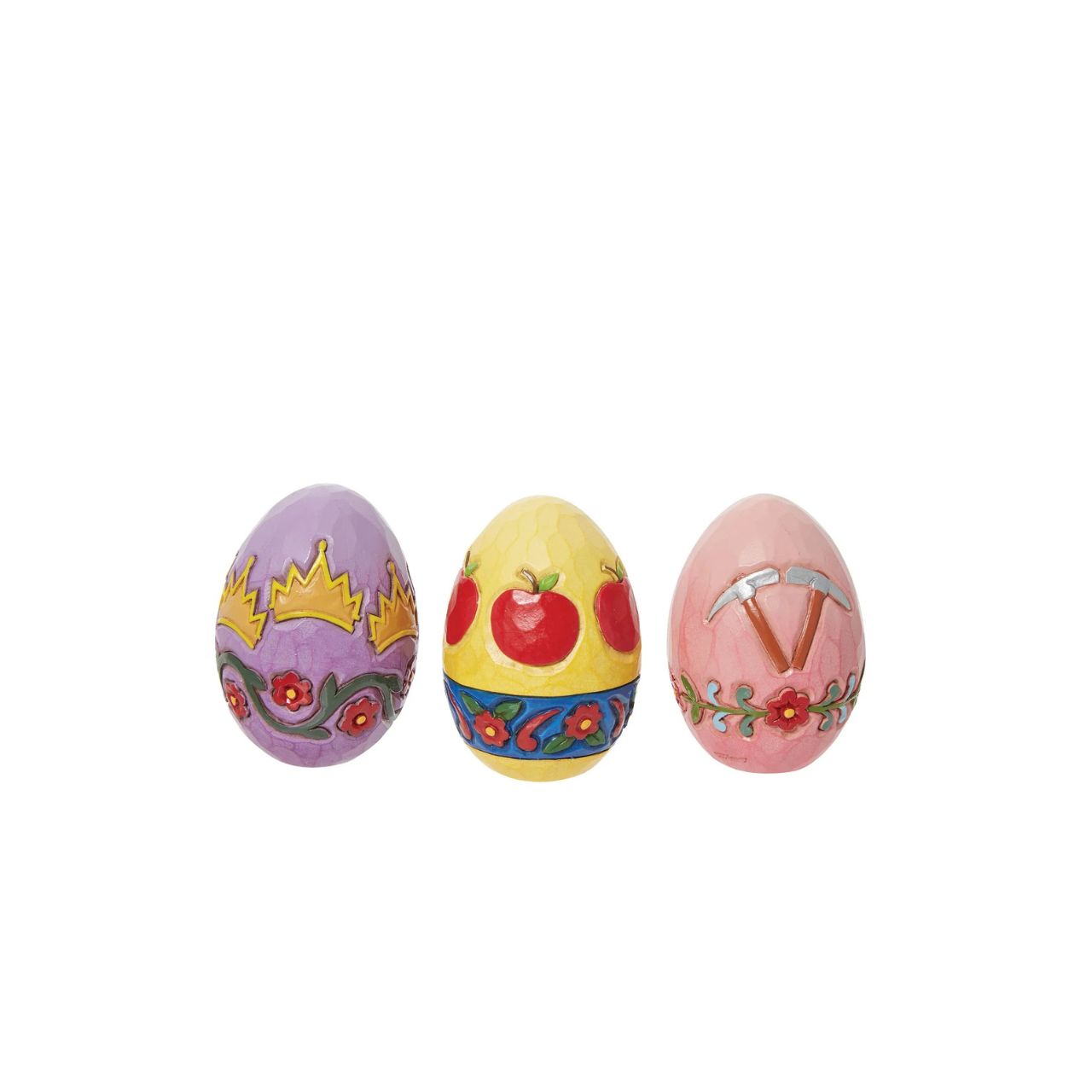 "The Tale That Started Them All " In honour of the 85th anniversary of Snow White and the Seven Dwarfs, Jim Shore crafts a dazzling Easter basket with 3 eggs showcasing the icons from the classic film in intricate detail and colour. The basket features two striking sides illustrating Snow White with her Prince and with her merry Seven Dwarfs.