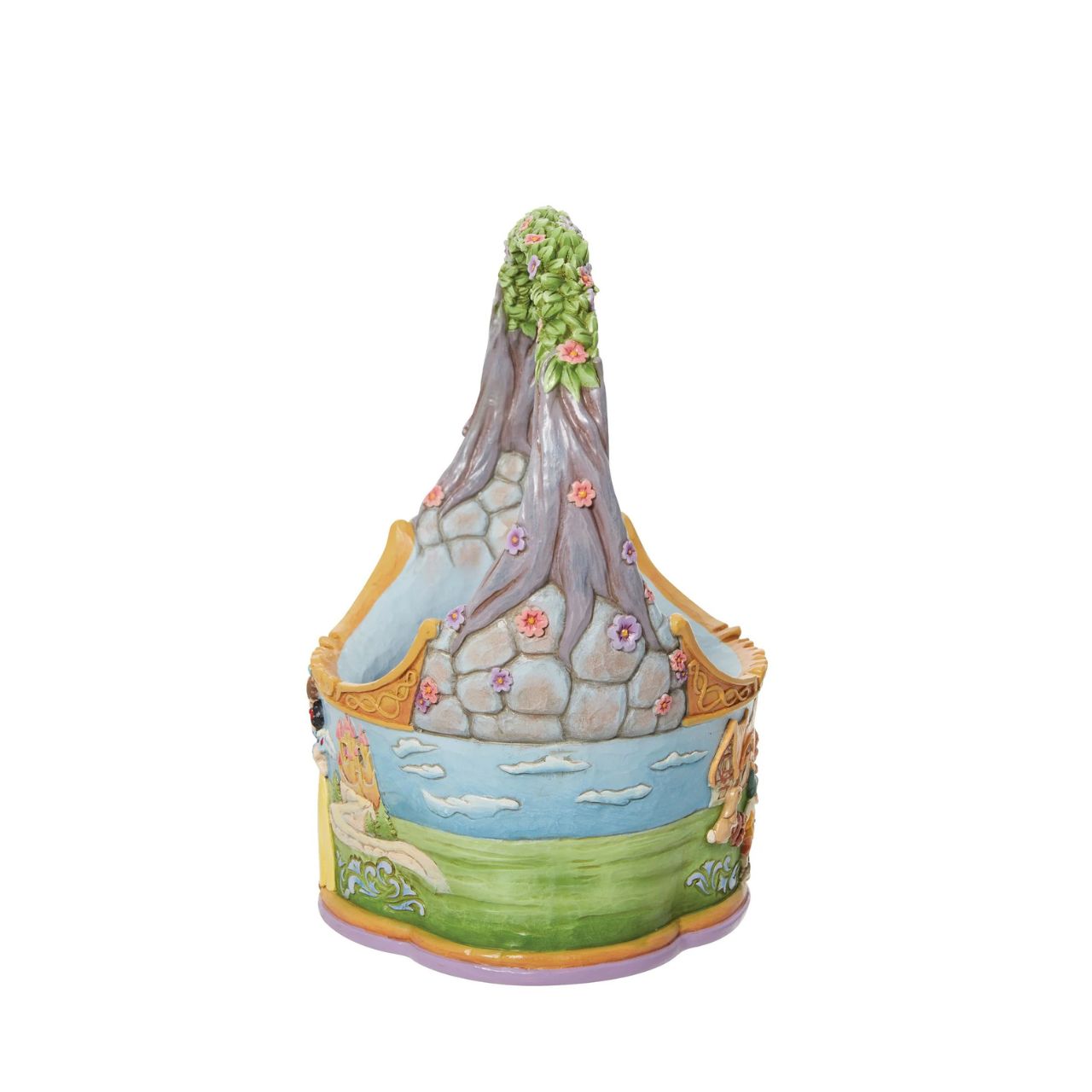 "The Tale That Started Them All " In honour of the 85th anniversary of Snow White and the Seven Dwarfs, Jim Shore crafts a dazzling Easter basket with 3 eggs showcasing the icons from the classic film in intricate detail and colour. The basket features two striking sides illustrating Snow White with her Prince and with her merry Seven Dwarfs.