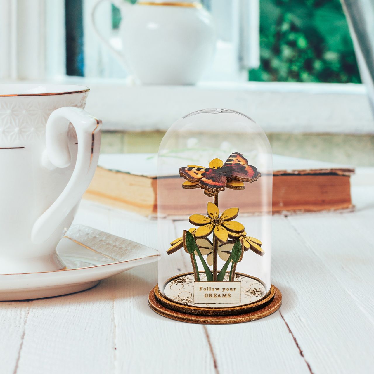 What better way to express someone to follow their dreams than a butterfly full of life and beautiful colours. Part of our Tiny Town collection where every occasion is a big event and should be celebrated.