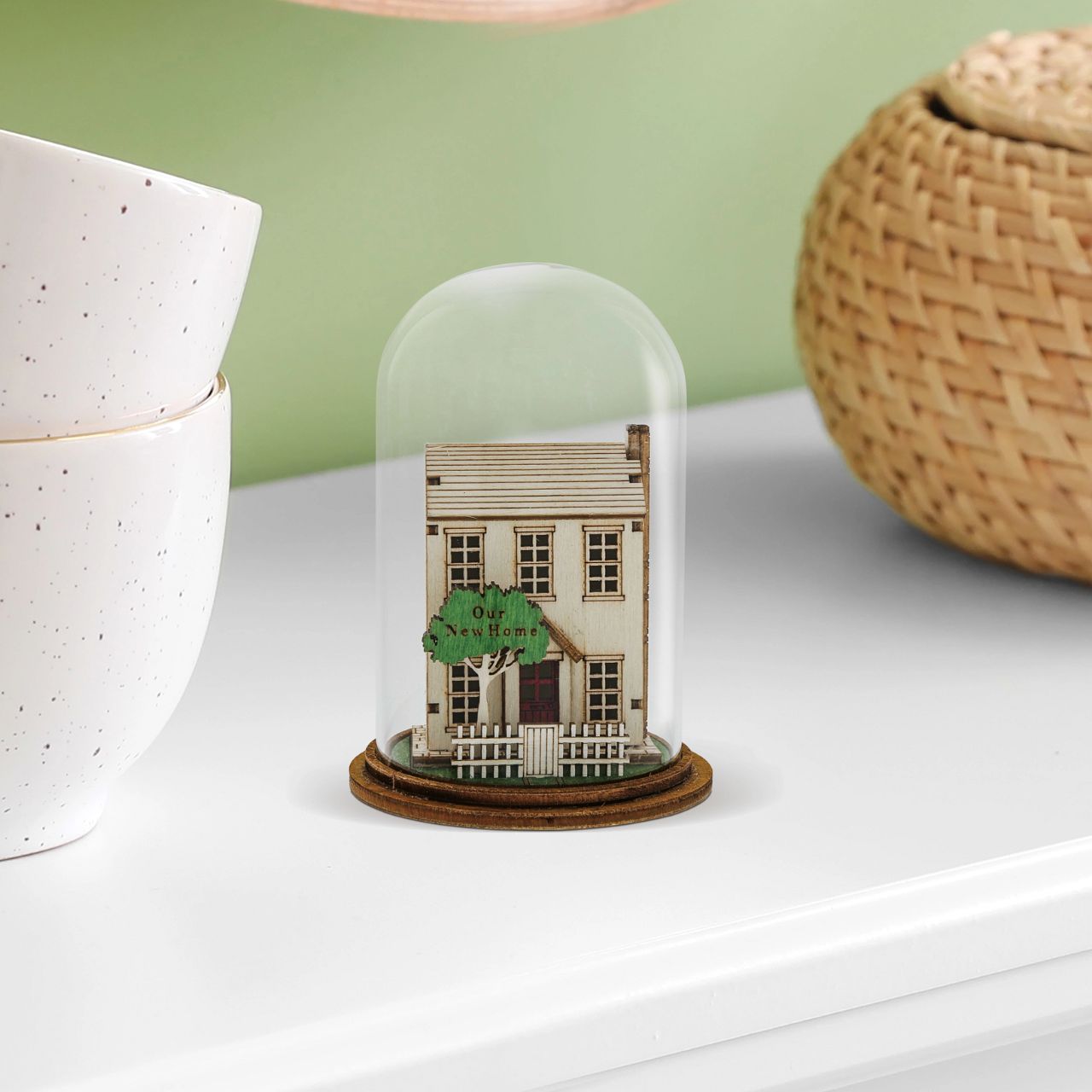 A unique gift for those who have just moved or bought their new home. Part of our Tiny town collection this is filled with special occasions that should always be celebrated.