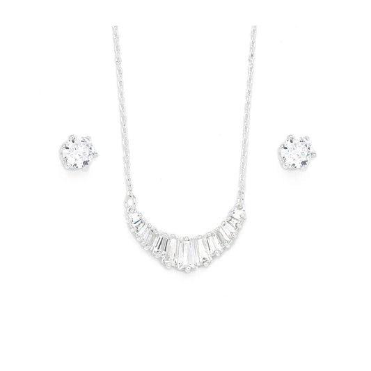 Beautiful necklace with baguette shape CZ stones, length 41 + 5cm extension, paired with discreet CZ studs. Silver plating.