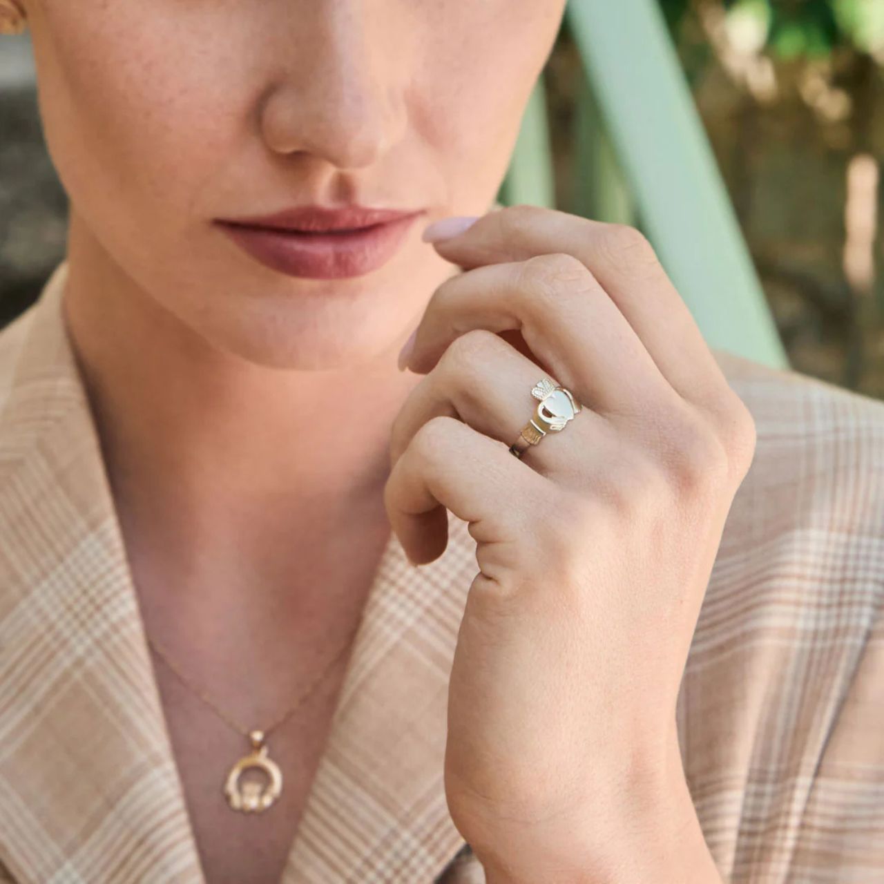 The Claddagh tells a tale of devotion, echoing the words of the Irish sailor who first crafted it for this sweetheart: “With these hands, I give you my heart, and I crown it with my love.” This light yellow gold Claddagh ring is the perfect gift for the one you love.