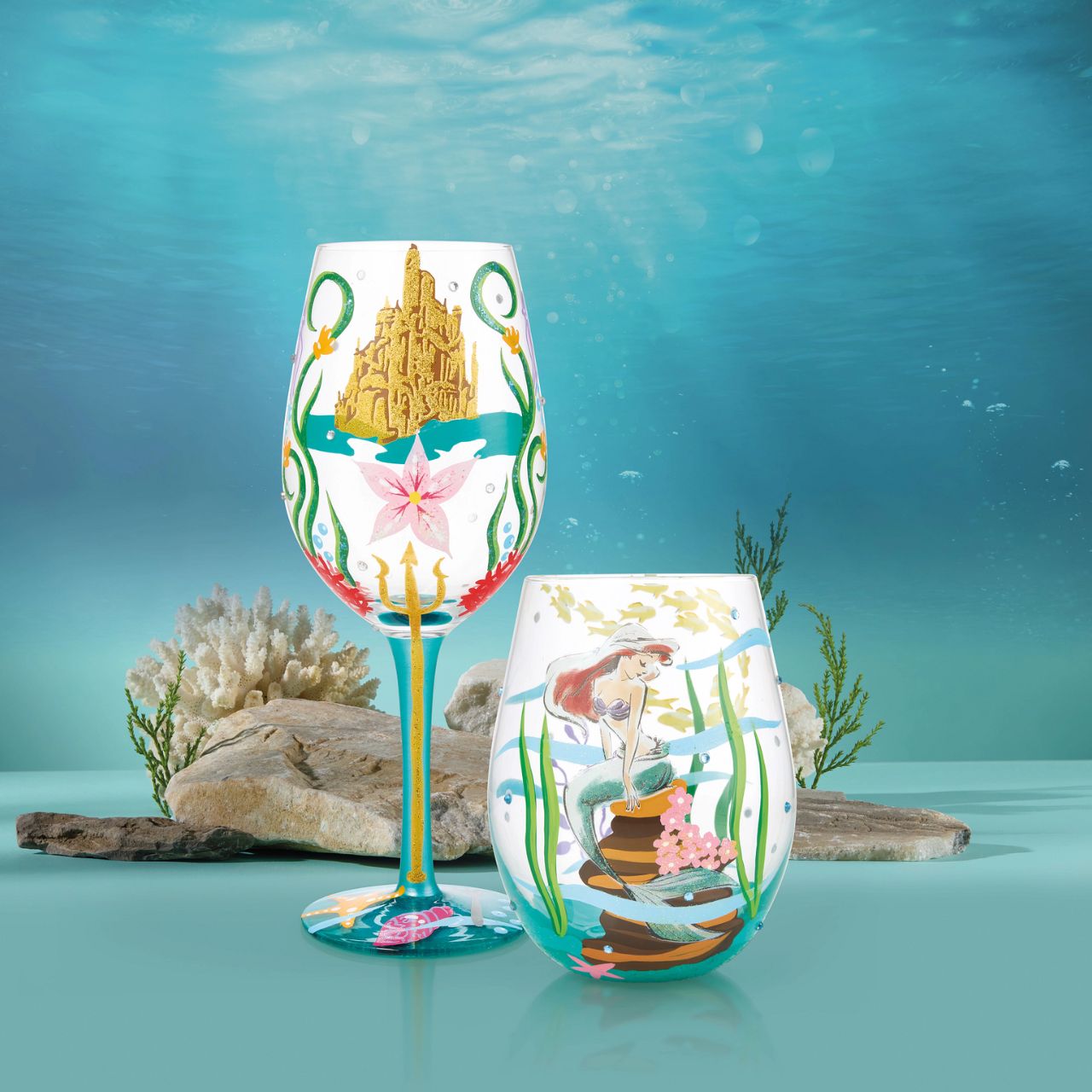 The Princess Ariel Stemmed Glass has a high appeal to Disney adults and collectors. Featuring vibrant and iconic artwork of Princess Ariel this an ideal gift for birthdays, Christmas, bridal showers and all year round gifting.