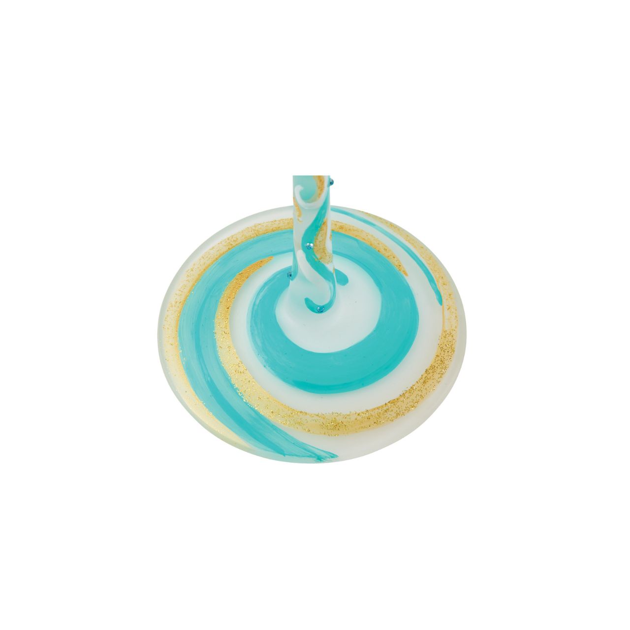 Being by the sea or away on holiday can be some people's special place. Why not get them a glass to always remind them? Swirls of blue, gold and white surround the glass to create a beautiful imaginative pattern.