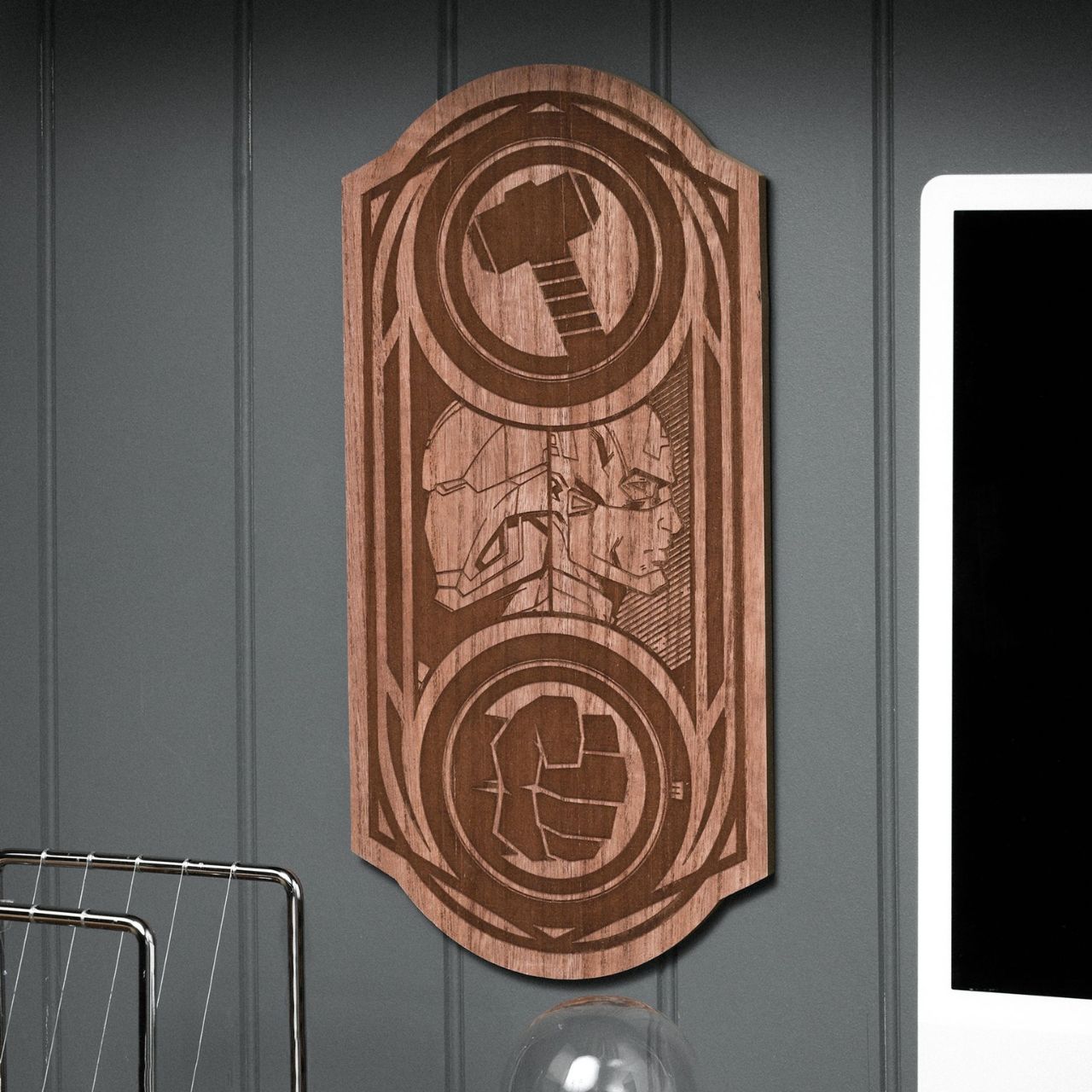 Invoke the power of the superheroes with our Marvel The Avengers Wall Plaque.