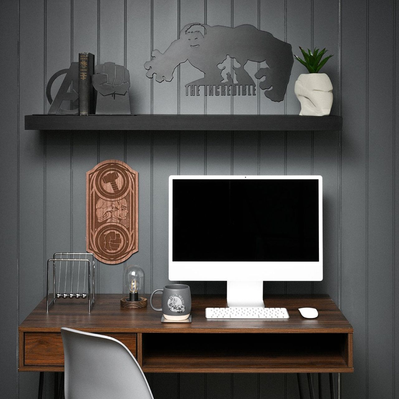 Invoke the power of the superheroes with our Marvel The Avengers Wall Plaque.