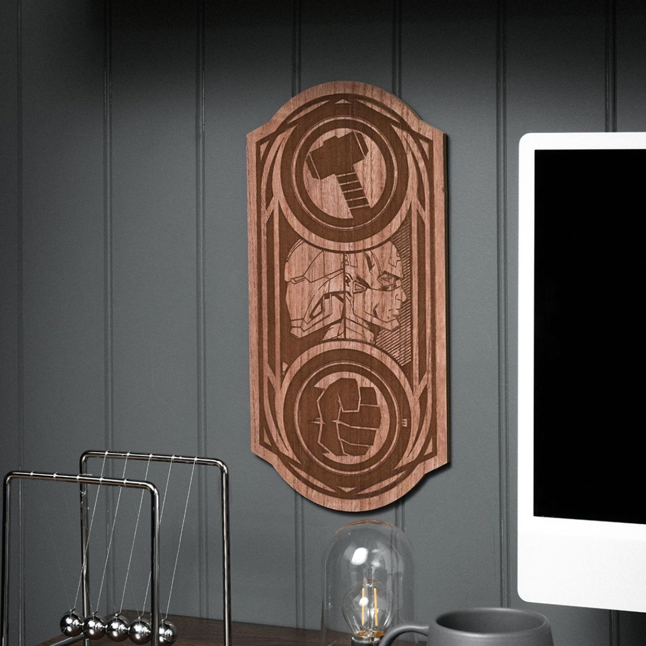 Invoke the power of the superheroes with our Marvel The Avengers Wall Plaque.
