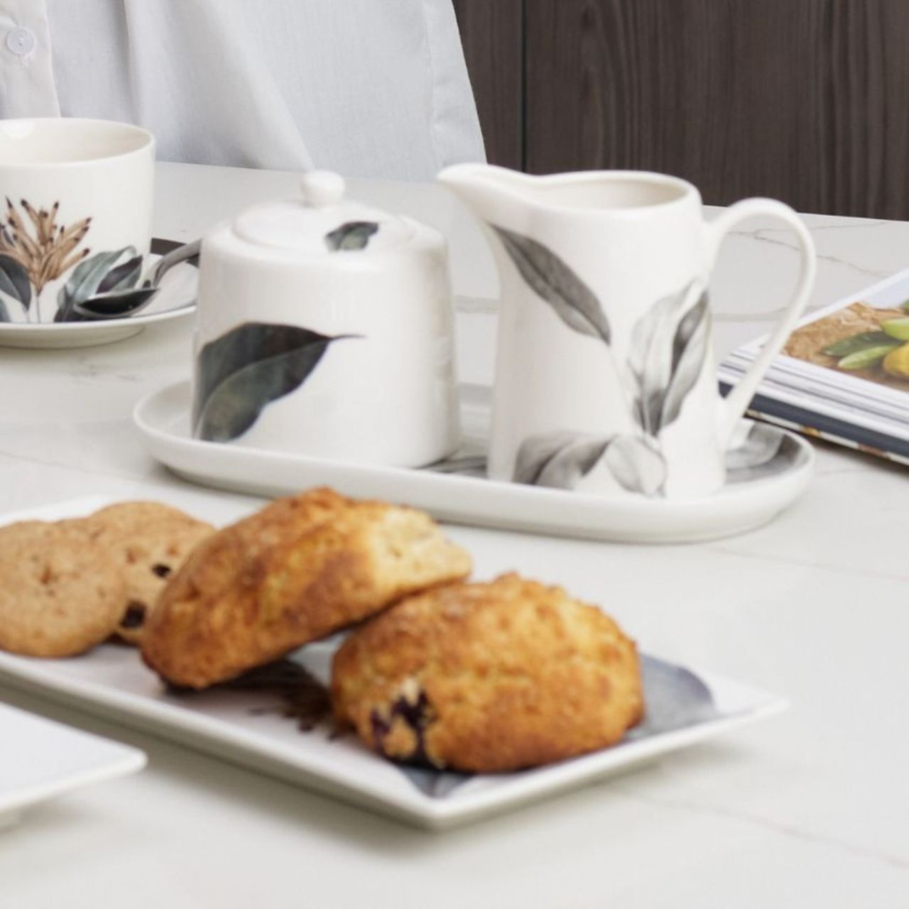 Birds of Paradise Sugar Bowl, Creamer and Serving Tray Set  Latest addition to the Birds Of Paradise Tabletop Collection. A stunning Sugar Bowl, Milk Jug and Serving Tray Set.