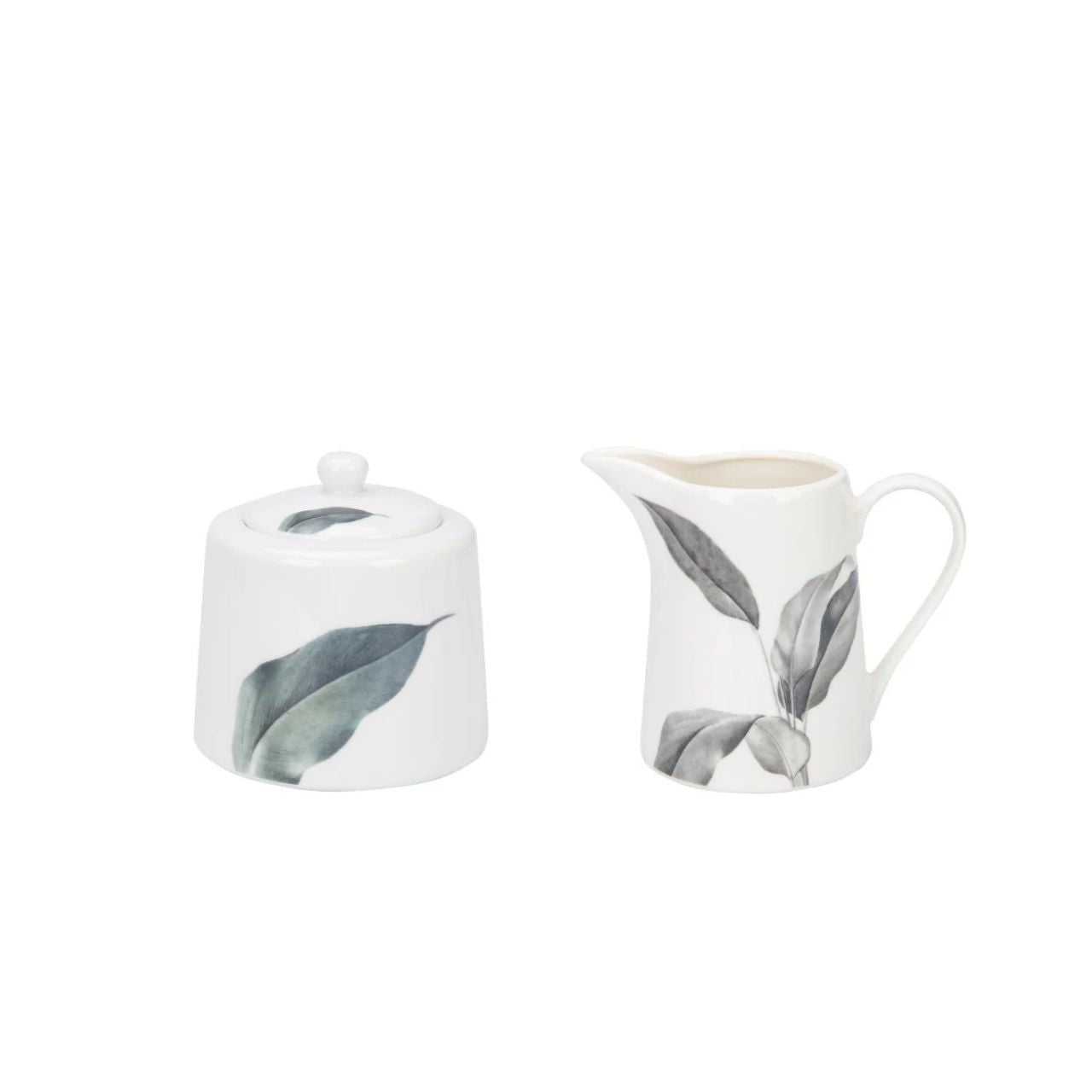 This beautiful set, including a sugar bowl and milk jug. It is the perfect addition to any tea lover's collection! Expertly crafted from new bone china and is both dishwasher and microwave-safe.