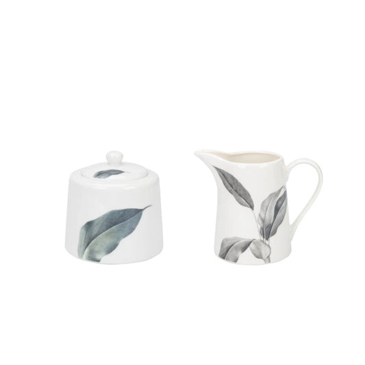 This beautiful set, including a sugar bowl and milk jug. It is the perfect addition to any tea lover's collection! Expertly crafted from new bone china and is both dishwasher and microwave-safe.
