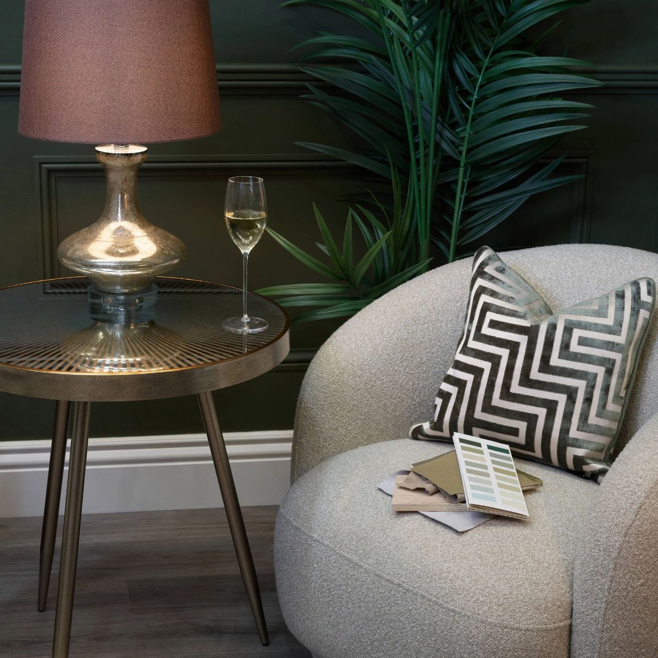 This beautiful tripod table features a mirrored top with a striking sunburst design, finished in a sleek distressed tone. Its elegant three legged base adds lightness and balance, while the reflective surface enhances brightness and visual interest.