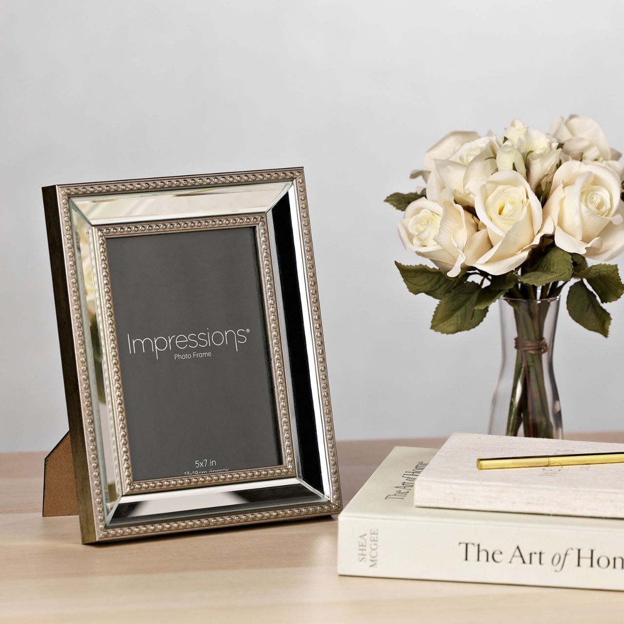 IMPRESSIONS by Juliana offers a stunning selection of photo frames, from simple to modern multi-aperture designs; always stylish, affordable, and excellent in quality.