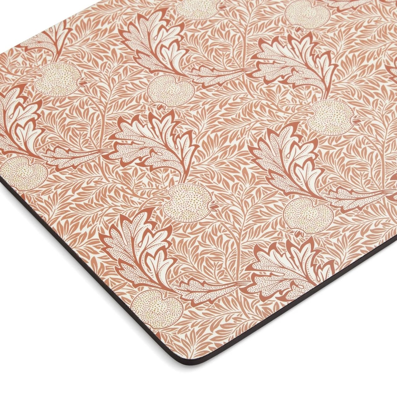 Bring a beautiful mix and match look to your table with this 6-piece placemat set