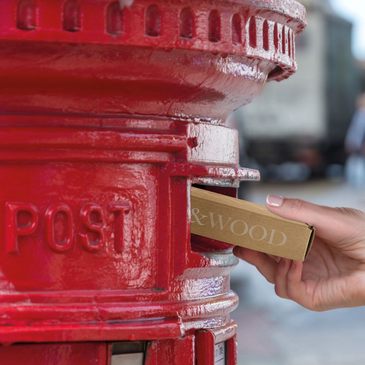 Surprise and delight someone with a beautiful bouquet figural card - Send them loads of love through the post with our letterbox inspired 3D figurine card.