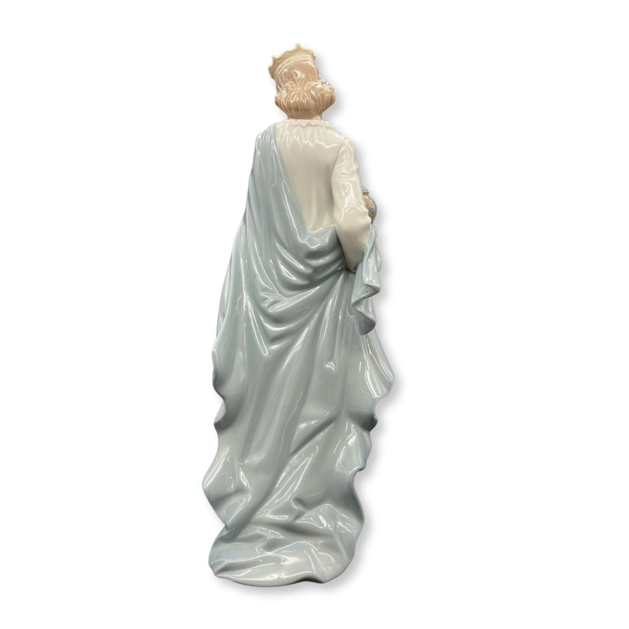 Nao by Lladro King Gaspar with Cup Wisemen  Nao porcelain figurine “King Gaspar with Cup” from the Christmas Collection.  Sculpted by Regino Torrijos, this figurine is part of the nativity set.