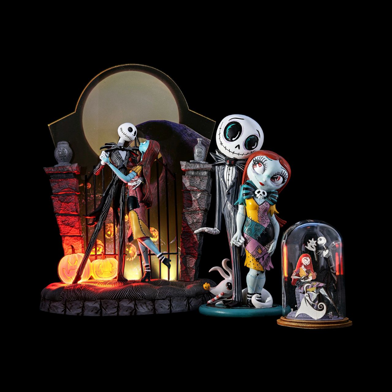 Will Sally the ragdoll's love change Jack Skellington's mind about taking over Christmas? This is a sweet pair with Zero make the perfect gift for any Halloween Town fan. This classic Nightmare Before Christmas decorative Kloche will make a stunning display in any home.