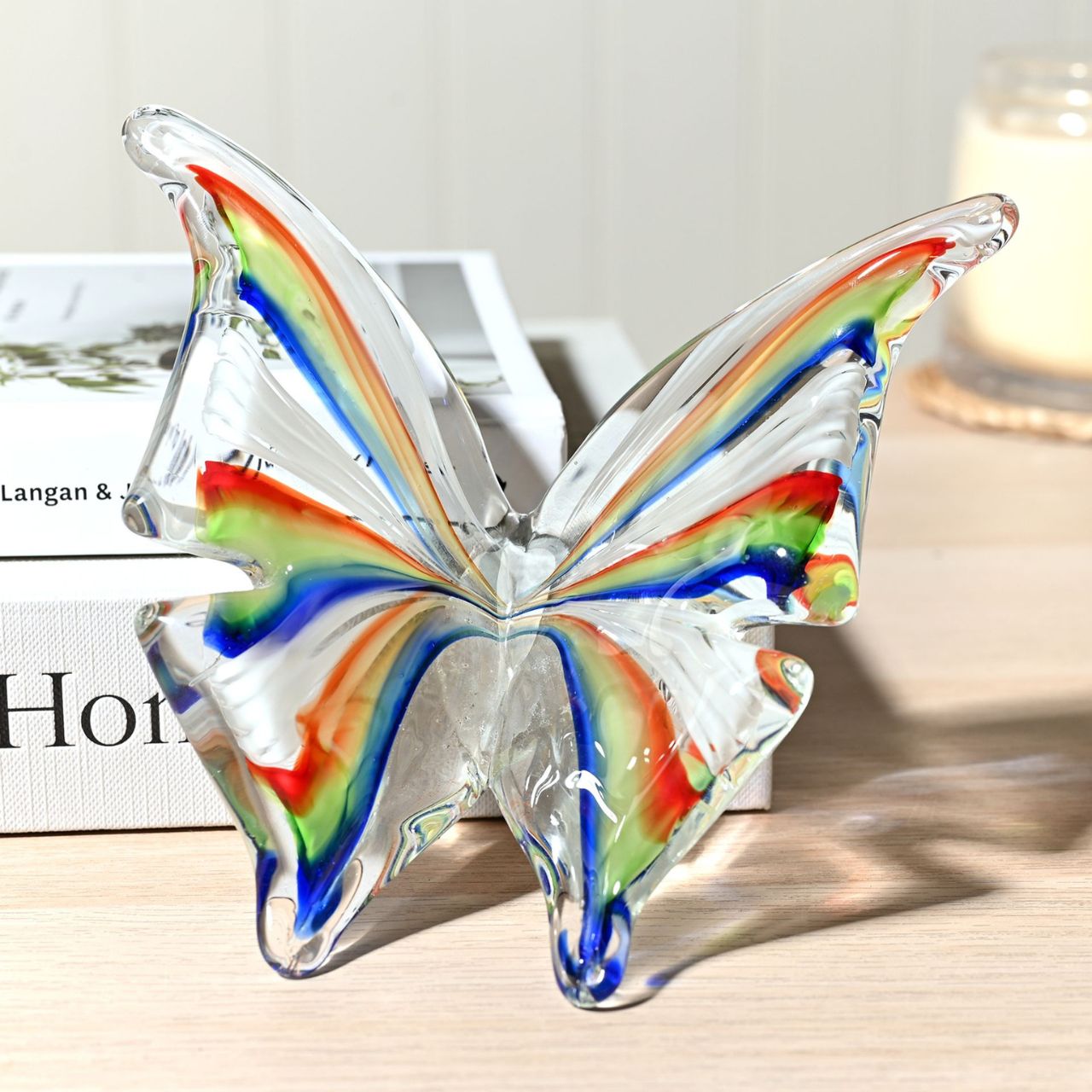 This Objets d'art Glass Figurine - Butterfly showcases the delicate beauty of nature, expertly crafted.