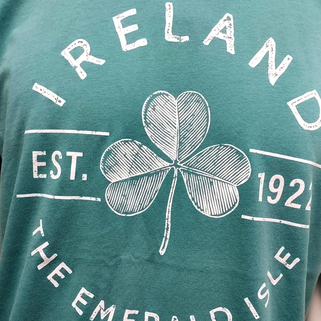 This hoodie's ocean green shade is a lovely reminder of the transparent oceans that encircle the shores of Ireland, making them ideal for a day spent at the beach. The shamrock design on the front is a symbol of good luck and adds a unique touch to these already stunning hoodies.