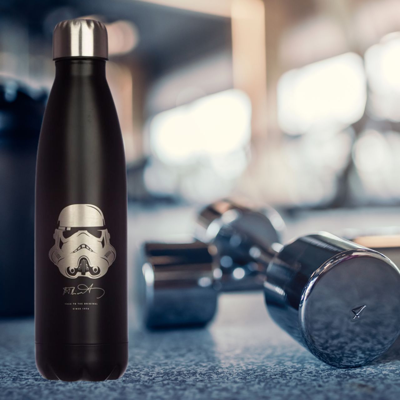 Designed for fans of the iconic Stormtrooper, this hot and cold drinks bottle keeps beverages at the perfect temperature with a 500ml capacity. A must-have for on-the-go hydration and showcasing your love for the Empire. Stay refreshed and stay loyal with this sleek black bottle.