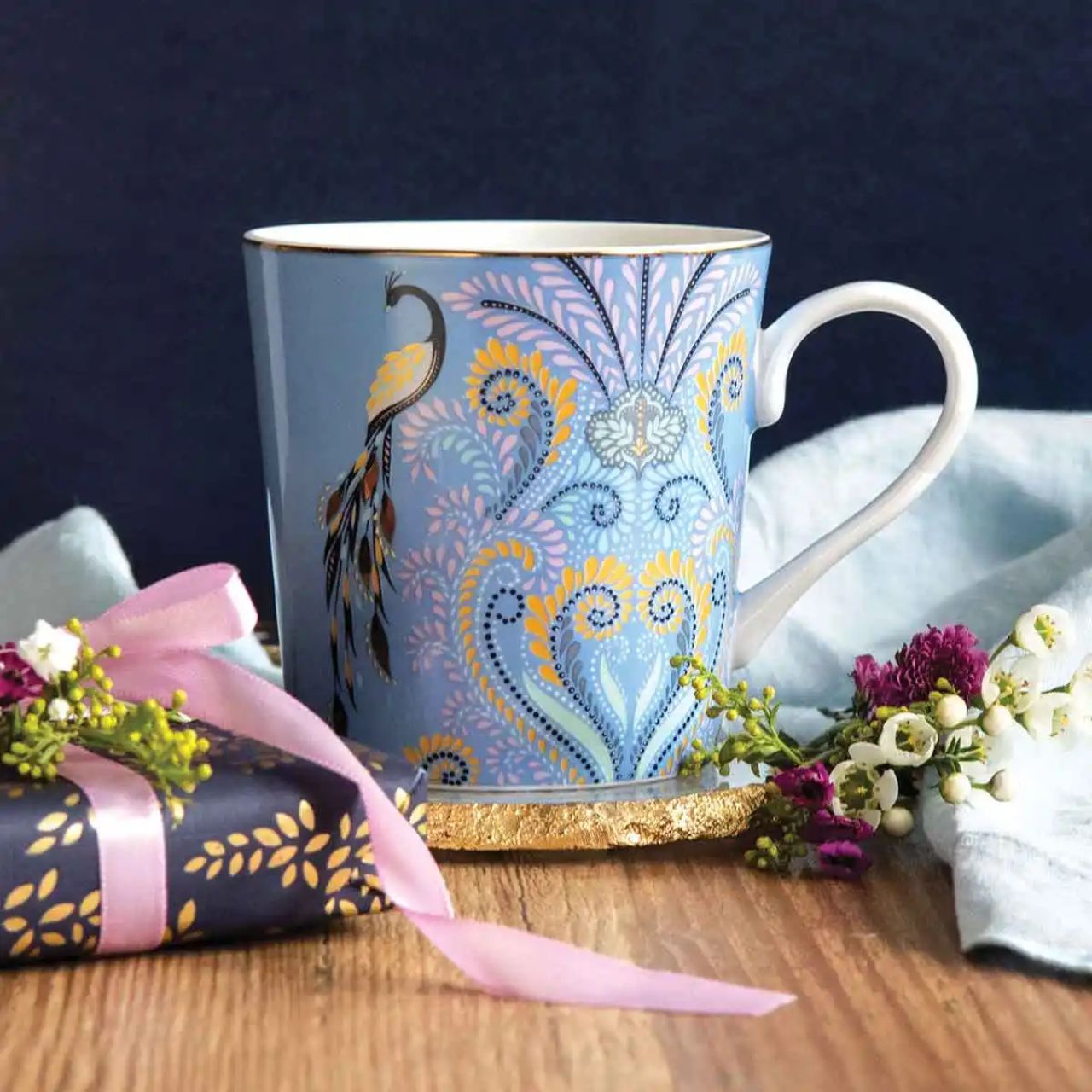 Gift elegance with this beautiful mug designed by award-winning designer Sara Miller