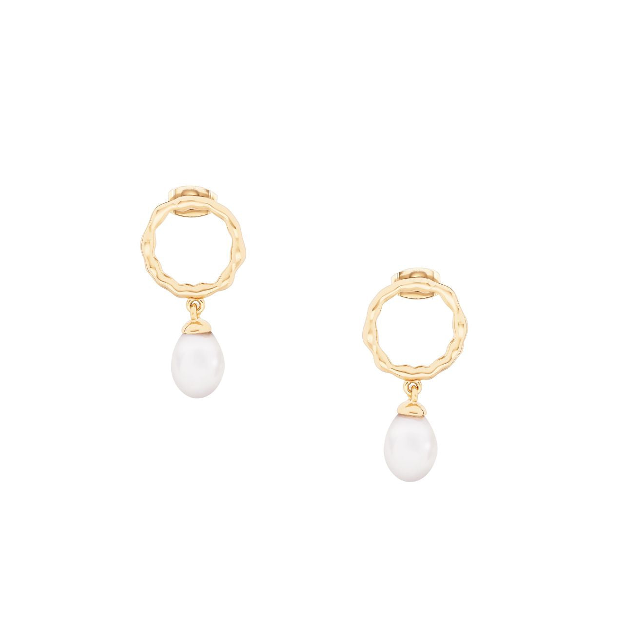 Discover timeless elegance with the Tipperary Pearl Circle Earrings. Crafted in gold, these earrings feature beautiful pearl circles, adding a touch of sophistication to any outfit. Perfect for both casual and formal occasions, these earrings are a must-have accessory for any fashion-forward individual.