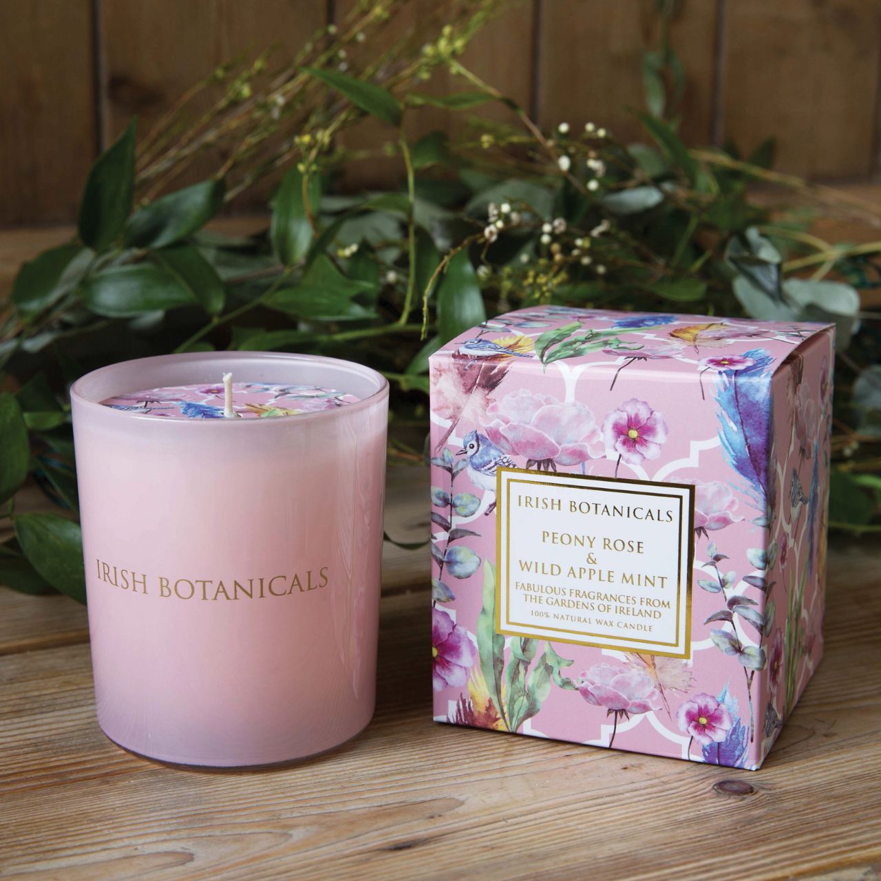 What is more fabulous than a fresh Peony rose.... a fresh peony rose mixed with fresh apple-mint... one word.. gorgeous!! Packaged beautifully in our Irish Botanicals signature box. Burn time 40 hours 100% Natural Wax with a cotton wick