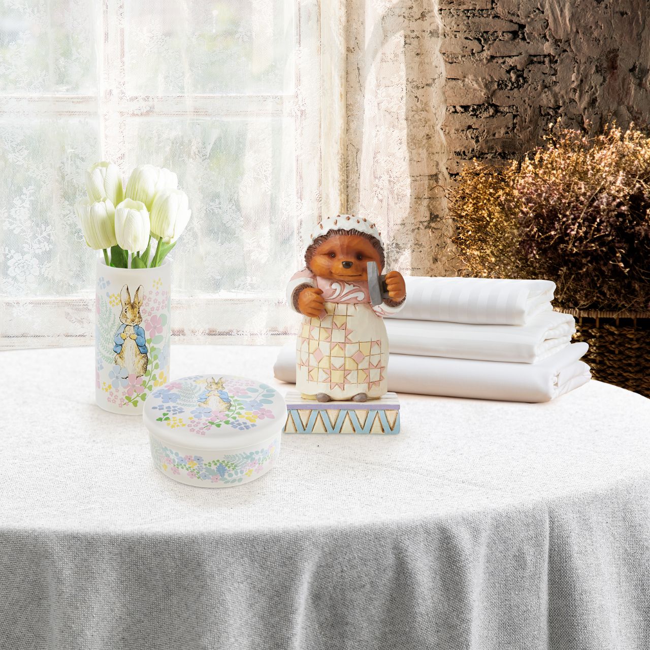 The English Garden collection combines high-quality practical products with Beatrix Potter's timeless characters. Designed in the UK, the range takes inspiration from the original Beatrix Potter illustrations to create beautifully stylish home décor and accessories.