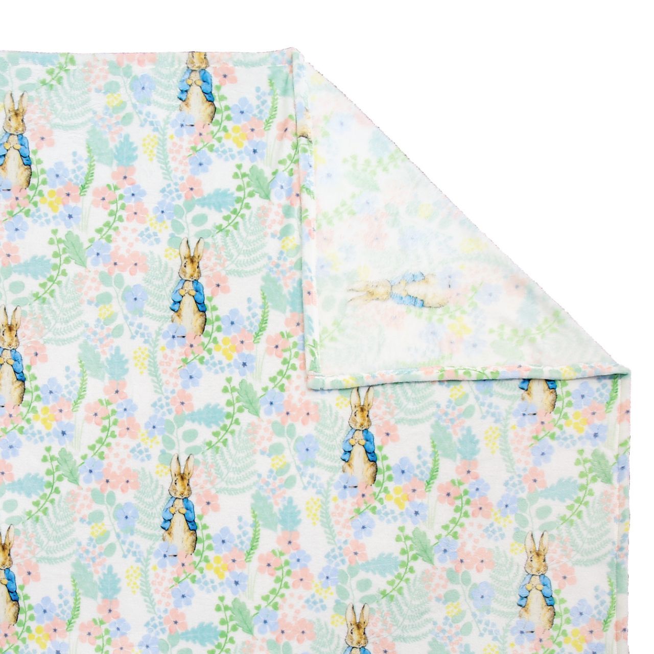 The English Garden collection combines high-quality practical products with Beatrix Potter's timeless characters. This range takes inspiration from the original Beatrix Potter illustrations to create beautifully stylish home décor and accessories.