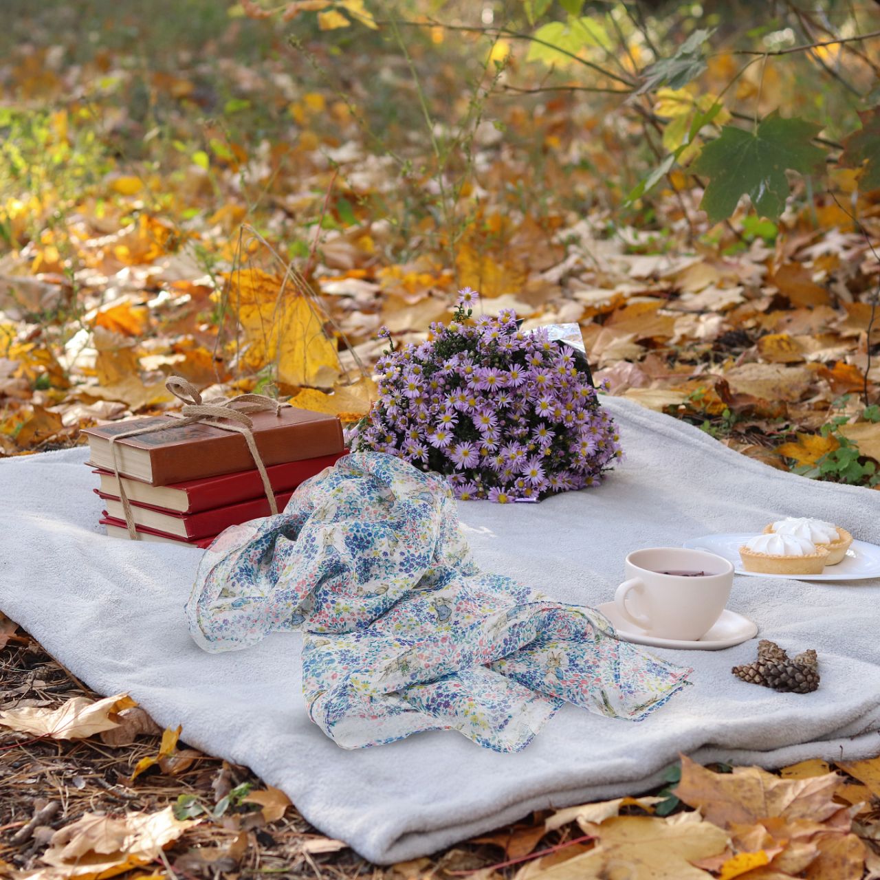 This beautifully made Peter Rabbit Garden Party Pop Up Scarf would be a wonderful addition to any outfit. Why not team up with our other Garden Party Pop Up accessories to create a co ordinating outfit or gift.