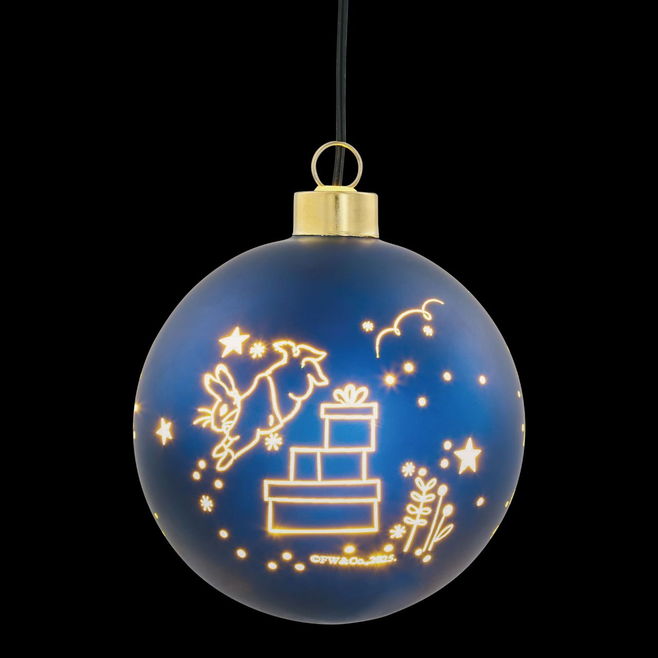 Stock the magic of Christmas with this exquisite new addition to our best-selling Beatrix Potter gift collection. This stunning large glass bauble is set to be a star performer on your shelves this festive season.